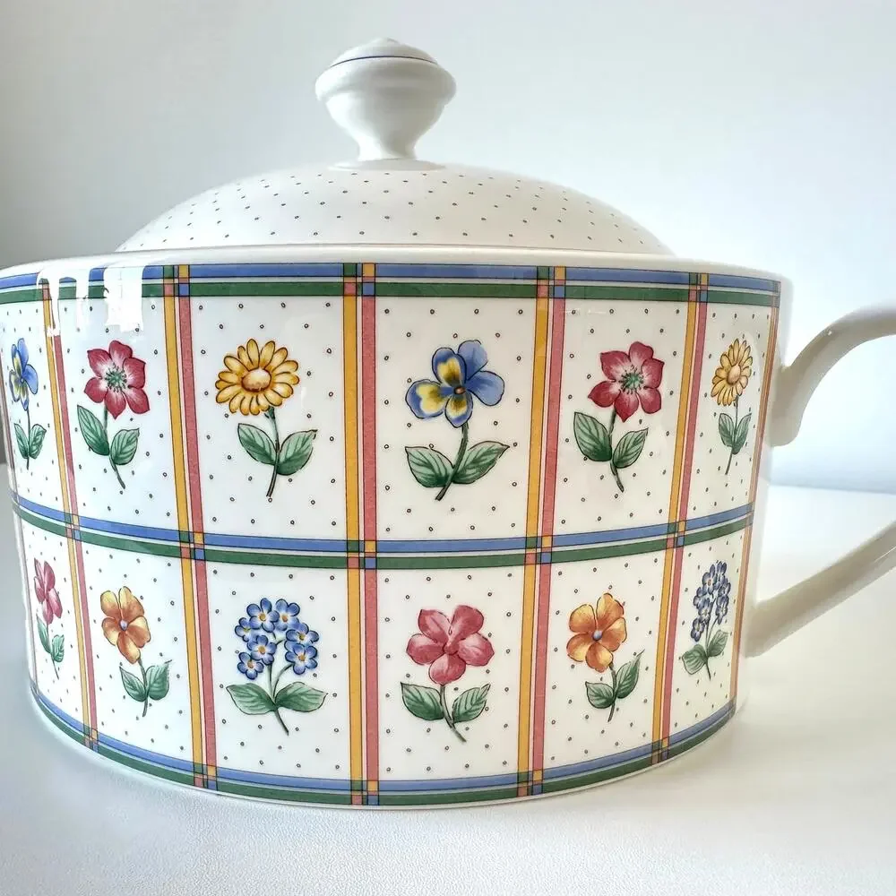 Vintage Villeroy & Boch Julie 2.5 Qt Round Covered Casserole Tureen w Lid